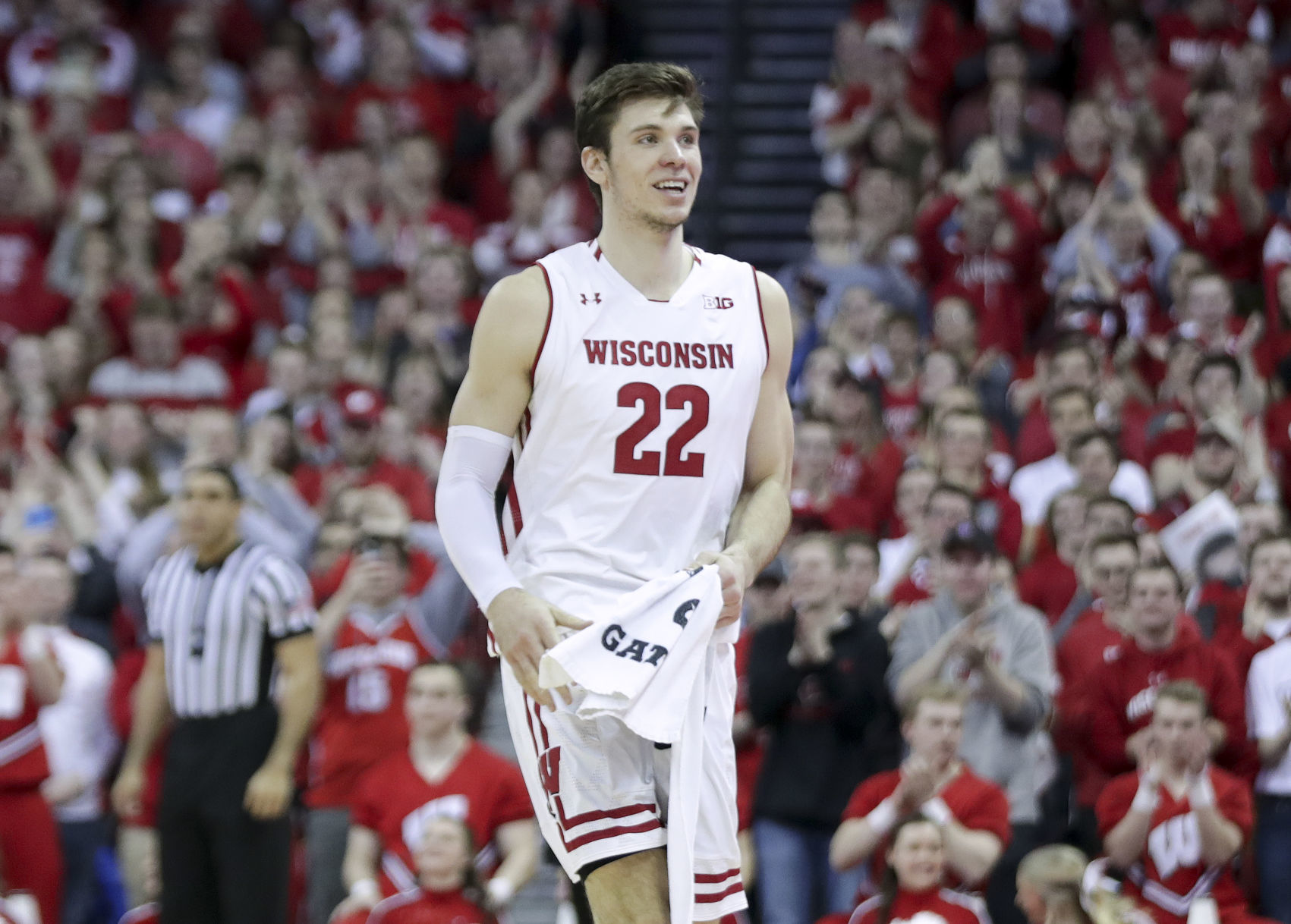 Badgers 65, Hawkeyes 45